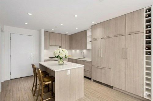 208-707 3Rd Street E, North Vancouver, BC 