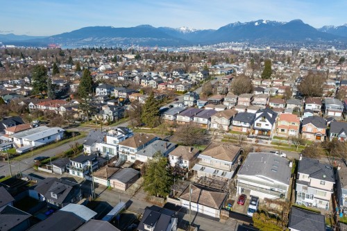 2728 7Th Avenue E, Vancouver, BC 