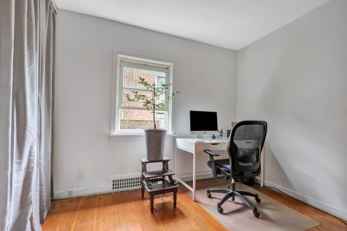 2303 3Rd Avenue W, Vancouver, BC 