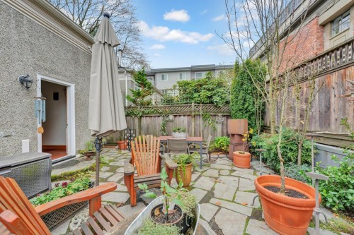 2303 3Rd Avenue W, Vancouver, BC 