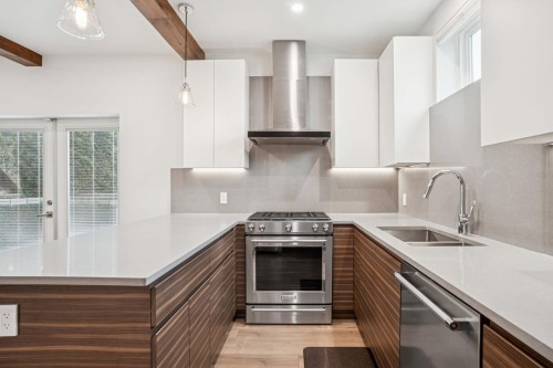 933 Mclean Drive, Vancouver, BC 