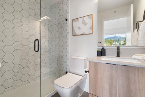 2-533 3Rd Street E, North Vancouver, BC 