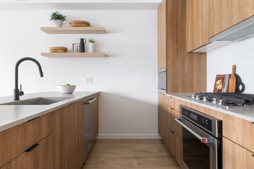 2-533 3Rd Street E, North Vancouver, BC 