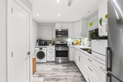 1614 Lynn Valley Road, North Vancouver, BC 