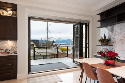 3739 24Th Avenue W, Vancouver, BC 