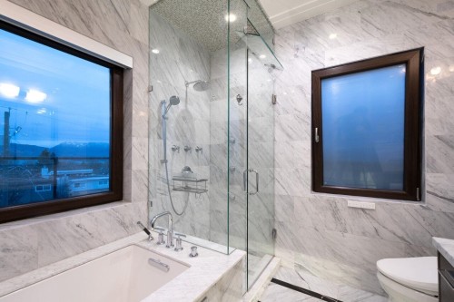 3739 24Th Avenue W, Vancouver, BC 