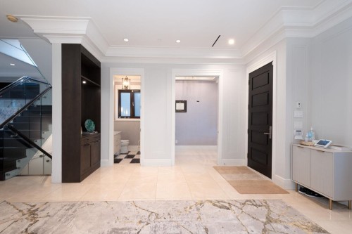 3739 24Th Avenue W, Vancouver, BC 