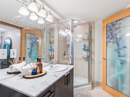 306-1328 Pender Street W, Vancouver, BC 