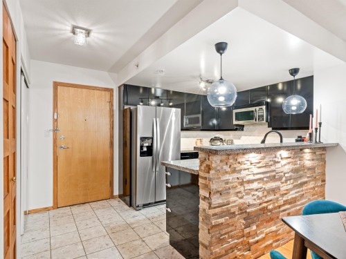 306-1328 Pender Street W, Vancouver, BC 