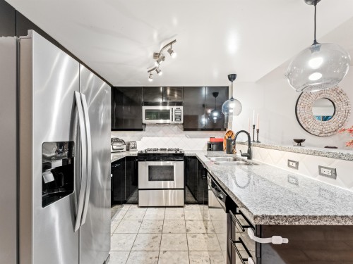 306-1328 Pender Street W, Vancouver, BC 