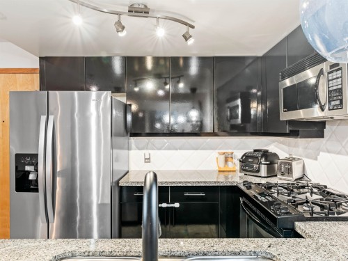 306-1328 Pender Street W, Vancouver, BC 