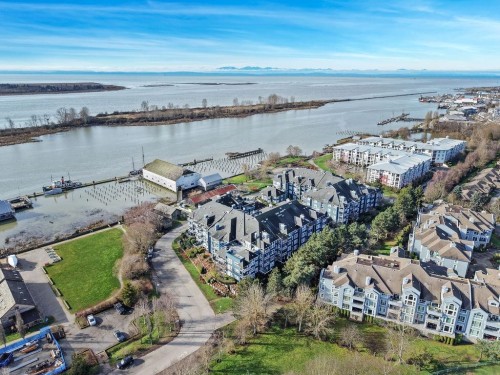 124-12931 Railway Avenue, Richmond, BC 