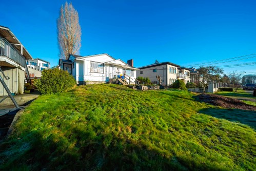 915 Walls Avenue, Coquitlam, BC 