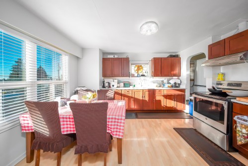 915 Walls Avenue, Coquitlam, BC 