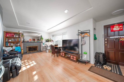 915 Walls Avenue, Coquitlam, BC 