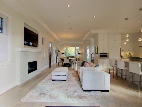 4248 10Th Avenue W, Vancouver, BC 