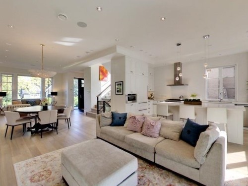 4248 10Th Avenue W, Vancouver, BC 