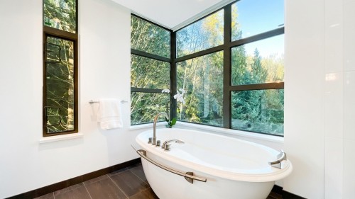 801-3315 Cypress Place, West Vancouver, BC 