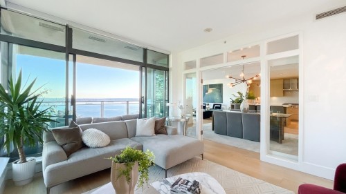 801-3315 Cypress Place, West Vancouver, BC 