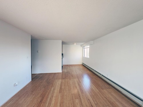 105-275 2Nd Street W, North Vancouver, BC 