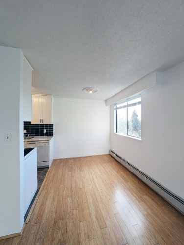 105-275 2Nd Street W, North Vancouver, BC 