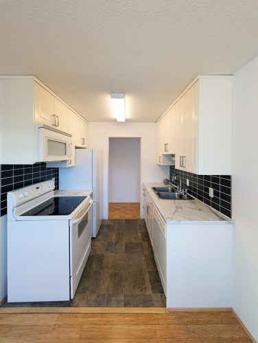 105-275 2Nd Street W, North Vancouver, BC 