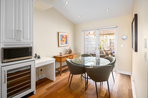 9-5110 Alderfeild Place, West Vancouver, BC 