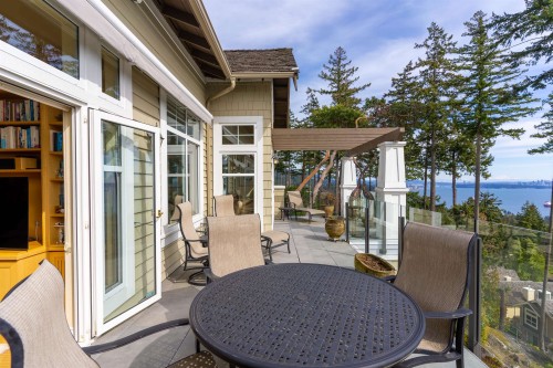 9-5110 Alderfeild Place, West Vancouver, BC 