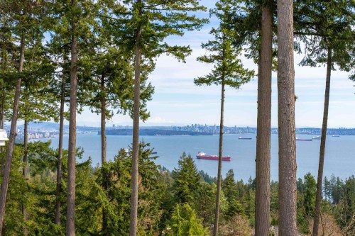 9-5110 Alderfeild Place, West Vancouver, BC 