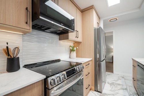 608-2004 Fullerton Avenue, North Vancouver, BC 