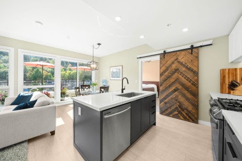 605-3038 St George Street, Port Moody, BC 