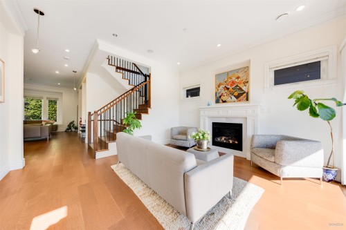 4042 20Th Avenue W, Vancouver, BC 