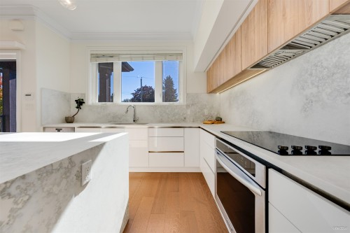 4042 20Th Avenue W, Vancouver, BC 