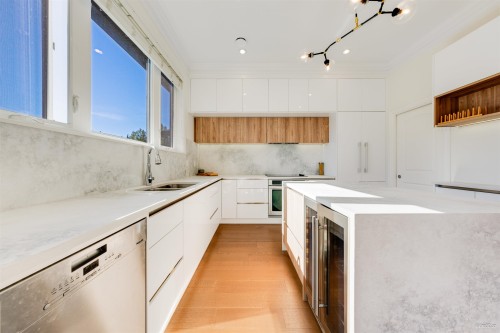 4042 20Th Avenue W, Vancouver, BC 