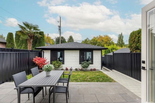 2334 5Th Avenue E, Vancouver, BC 