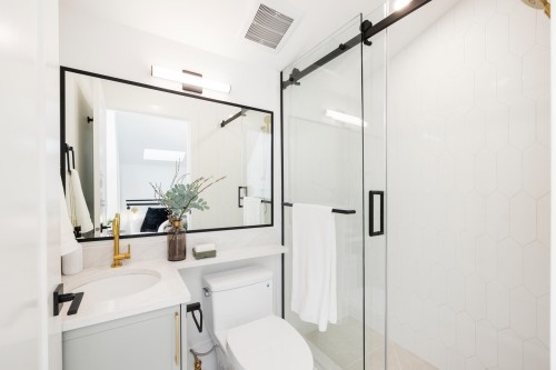 2334 5Th Avenue E, Vancouver, BC 