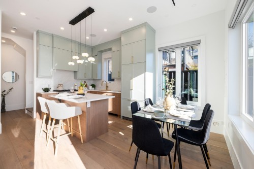 2334 5Th Avenue E, Vancouver, BC 