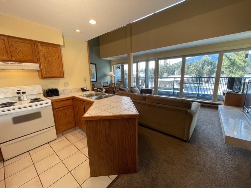 Week 50-4321 Village Gate Boulevard, Whistler, BC 