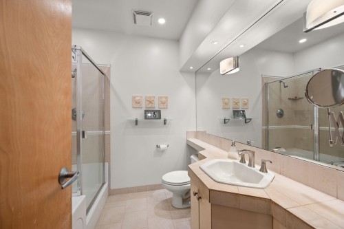 202-1750 2Nd Avenue W, Vancouver, BC 