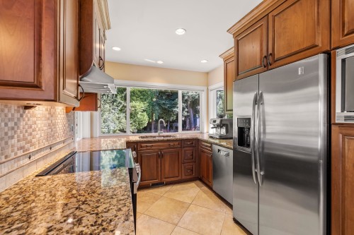 525 Appian Way, Coquitlam, BC 