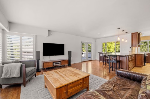 525 Appian Way, Coquitlam, BC 