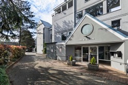 13-1355 4th Avenue W Vancouver, BC V6H 3Y8
