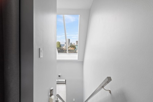 13-1355 4Th Avenue W, Vancouver, BC 