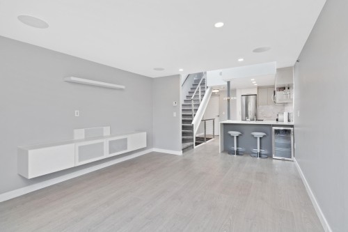 13-1355 4Th Avenue W, Vancouver, BC 