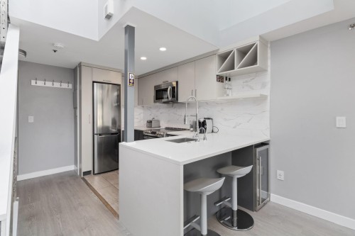 13-1355 4Th Avenue W, Vancouver, BC 