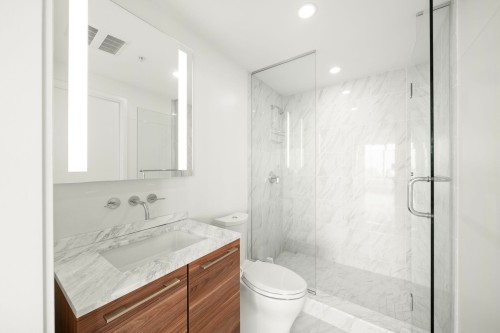 1808-8555 Granville Street, Vancouver, BC 