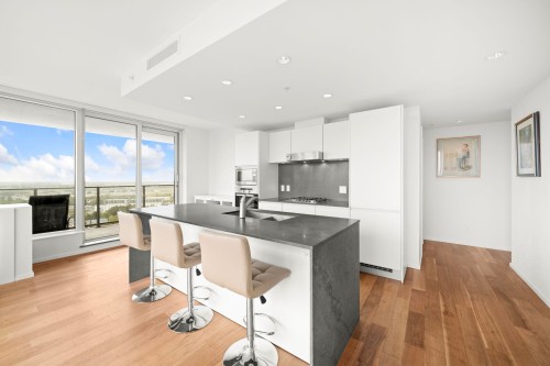 1808-8555 Granville Street, Vancouver, BC 