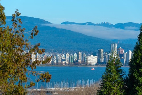 4426 4Th Avenue W, Vancouver, BC 