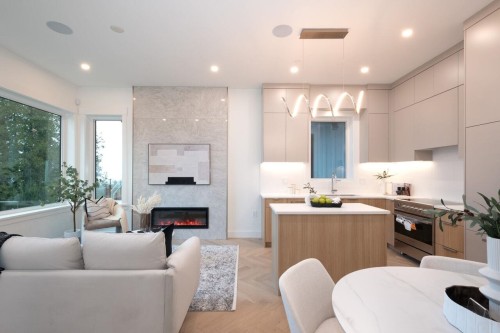 4426 4Th Avenue W, Vancouver, BC 