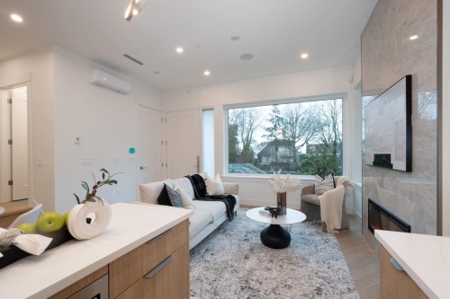 4426 4Th Avenue W, Vancouver, BC 